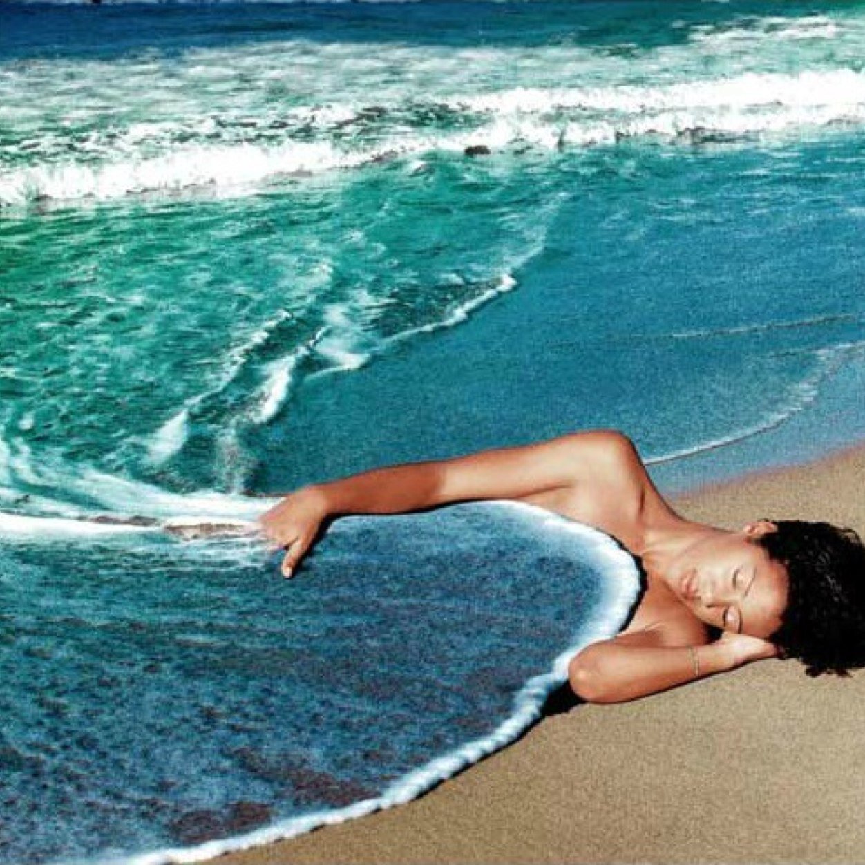 Жопа девушки красивое море теплый песок