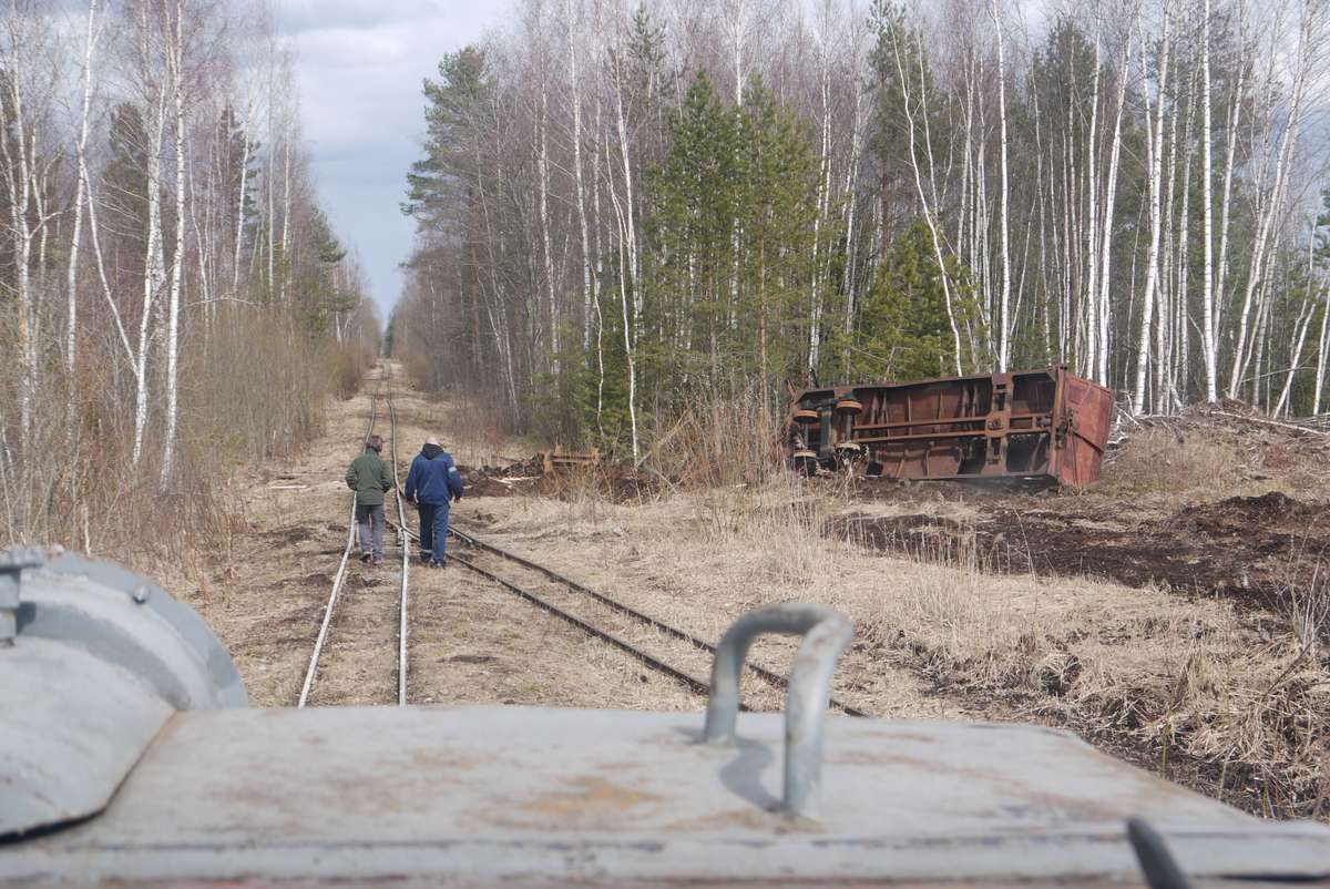 Нея газификация. Торфяное болото Никольск Пензенской. Вагон в болоте. Торфяные разработки. Замошское болото.